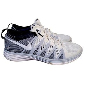 NIKE Womens Flyknit Lunar 2 in Wolf Grey/Black/White, Size 8.5